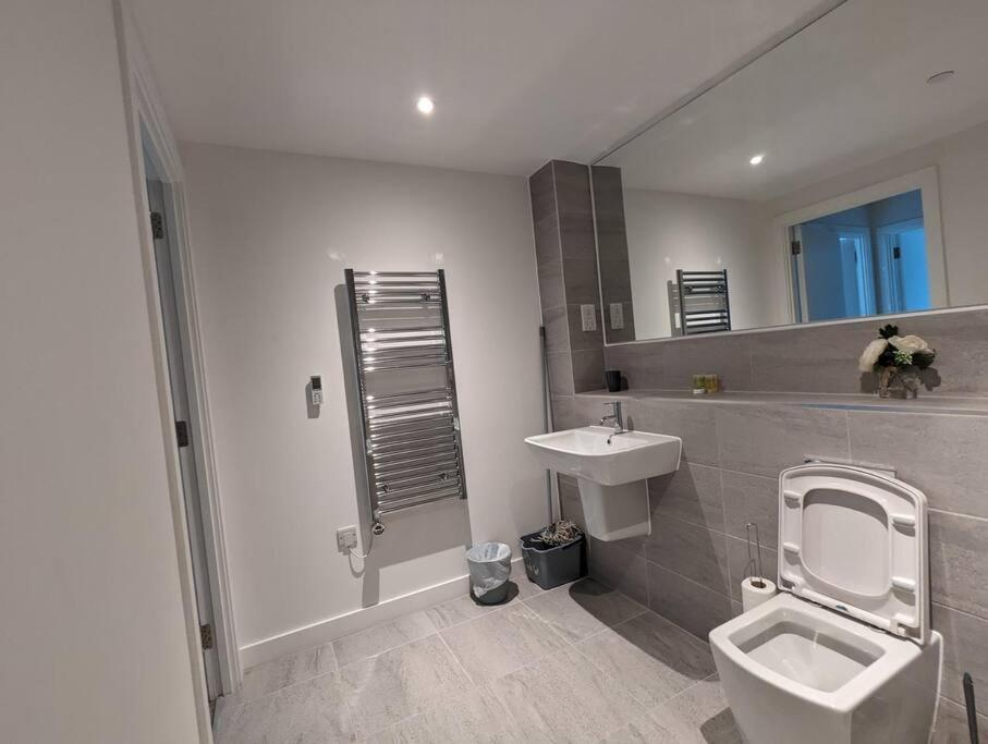 Lovely 1 Bed - Old Trafford Apartment
